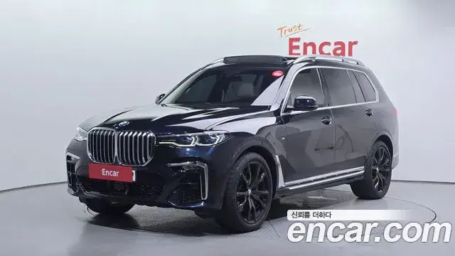 BMW X7 2020 — Photo 32/35