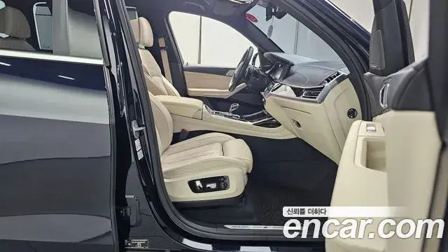 BMW X7 2020 — Photo 10/35