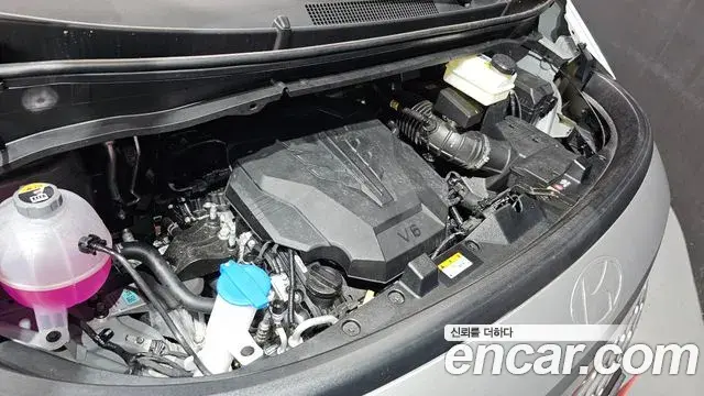 Hyundai Staria 2025 — Фото 5/20
