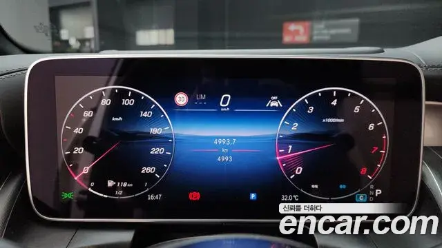 Mercedes-Benz GLC-Class 2024 — Photo 27/33