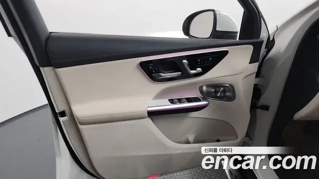 Mercedes-Benz GLC-Class 2024 — Photo 10/33