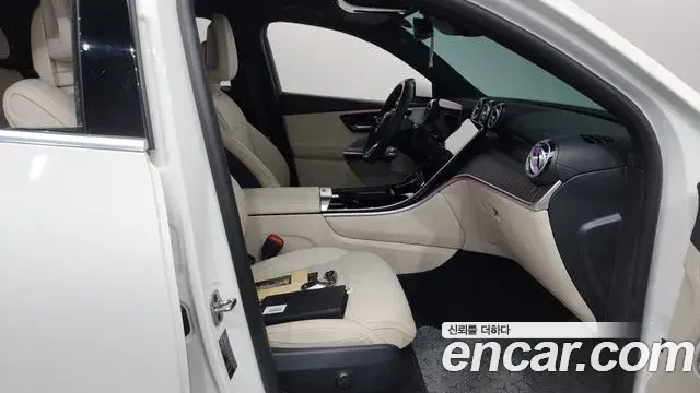 Mercedes-Benz GLC-Class 2024 — Photo 14/33