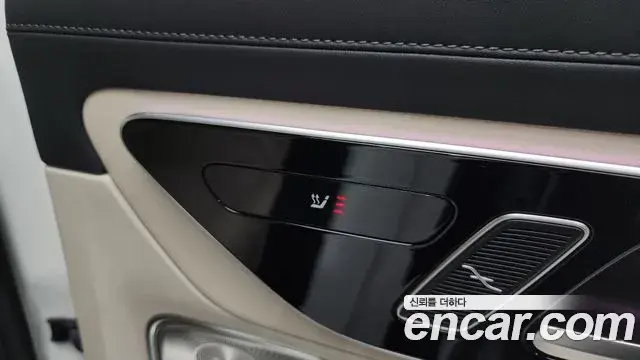 Mercedes-Benz GLC-Class 2024 — Photo 17/33