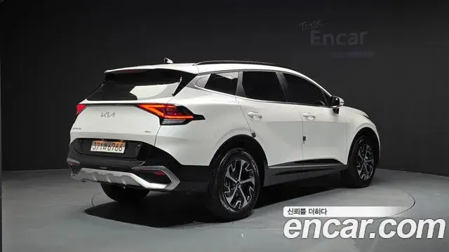 Kia Sportage 2024 — Фото 2/20