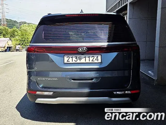 Kia Carnival 2021 — Фото 3/18