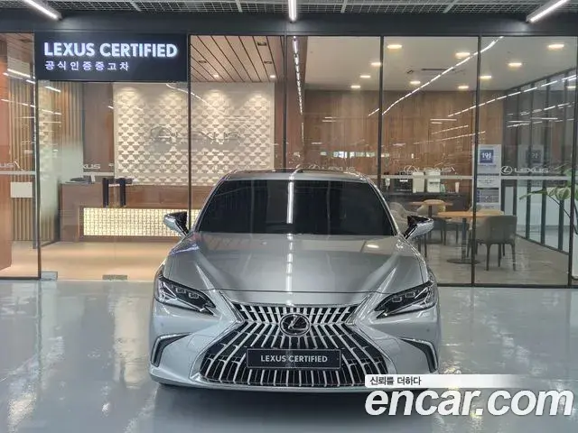 Lexus ES300h 2025 — Photo 11/19