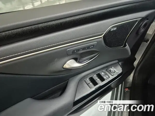 Lexus ES300h 2025 — Photo 12/19