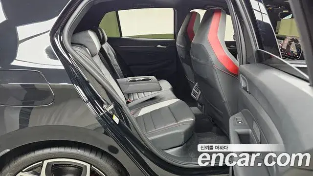 Volkswagen Golf 2026 — ფოტო 24/32