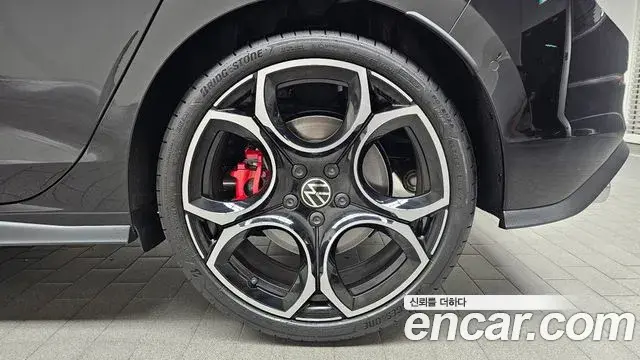 Volkswagen Golf 2026 — ფოტო 26/32