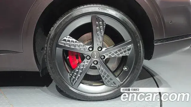 Genesis GV70 2022 — Photo 16/34