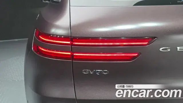 Genesis GV70 2022 — Photo 11/34