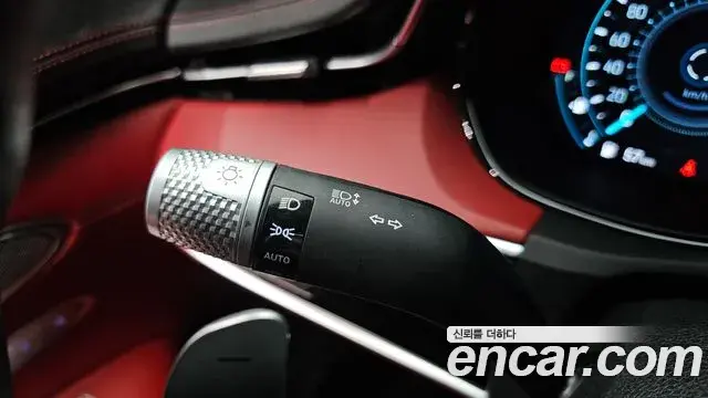 Genesis GV70 2022 — Photo 24/34
