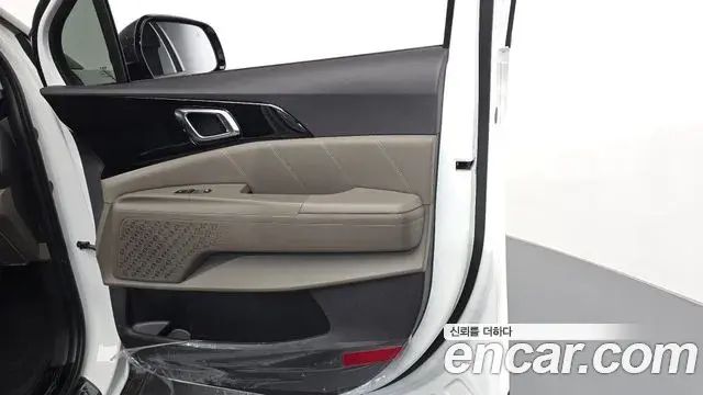 Kia Carnival 2025 — ფოტო 21/32