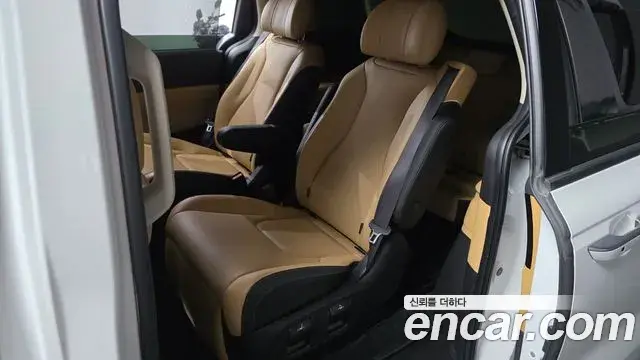 Kia Carnival 2022 — Photo 11/20