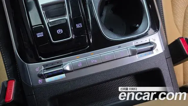 Kia Carnival 2022 — Photo 19/20
