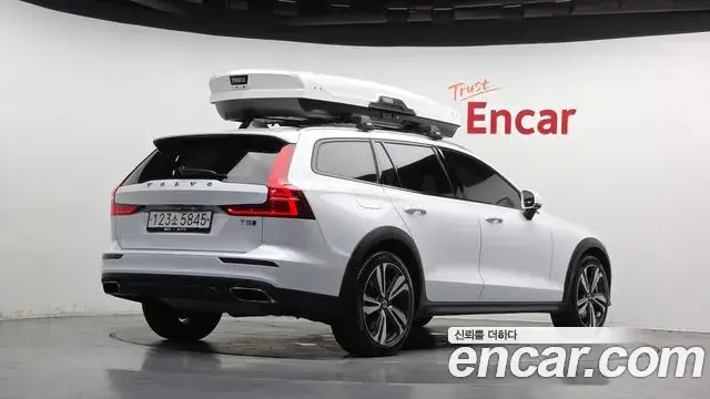 Volvo V60 Cross Country 2020 — Şəkil 11/31