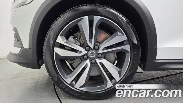 Volvo V60 Cross Country 2020 — Şəkil 14/31