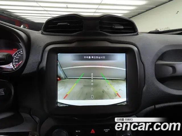 Jeep Renegade 2020 — Фото 16/20