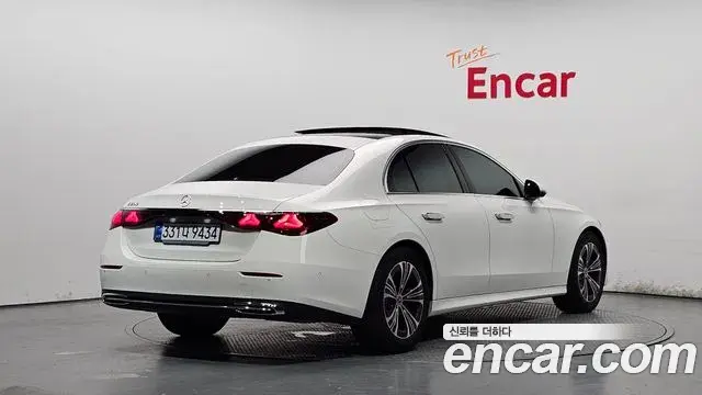 Mercedes-Benz E-Class 2024 — Şəkil 1/34