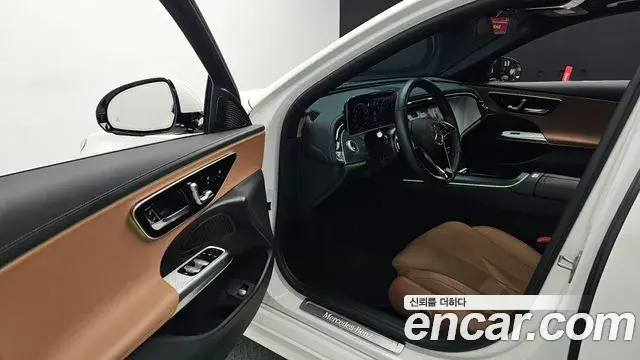 Mercedes-Benz E-Class 2024 — Şəkil 32/34