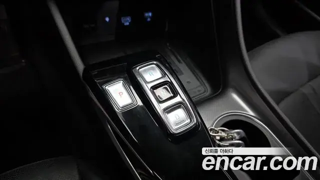 Hyundai Sonata Hybrid 2019 — Photo 7/30