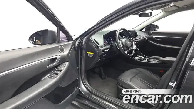 Hyundai Sonata Hybrid 2019 — Photo 27/30