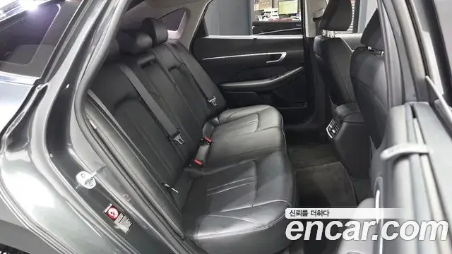 Hyundai Sonata Hybrid 2019 — Photo 20/30