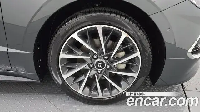 Hyundai Sonata Hybrid 2019 — Photo 10/30