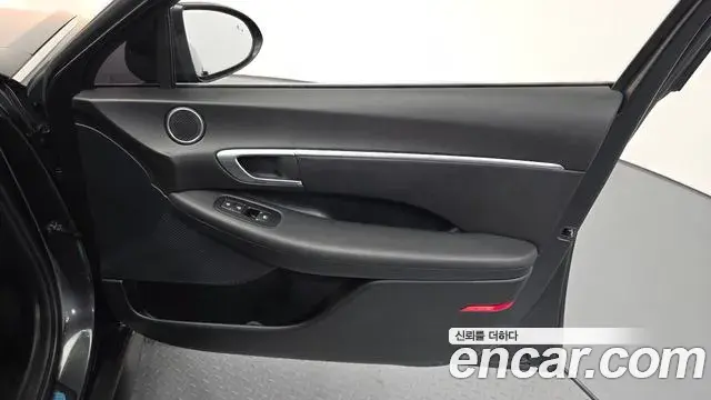 Hyundai Sonata Hybrid 2019 — Photo 17/30