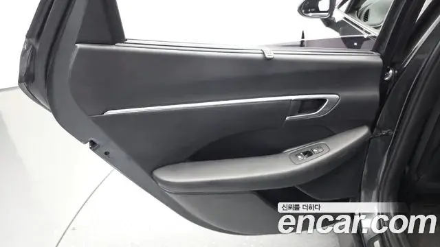 Hyundai Sonata Hybrid 2019 — Photo 29/30