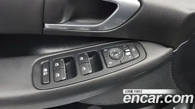 Hyundai Sonata Hybrid 2019 — Photo 25/30