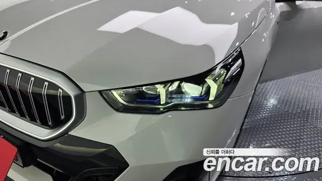BMW 5 Series 2025 — ფოტო 1/34