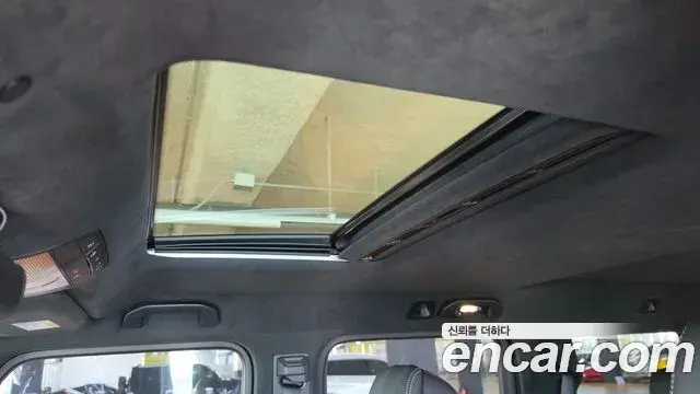 Mercedes-Benz G-Class 2021 — Photo 16/20
