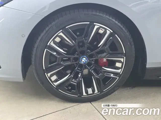 BMW i5 2024 — Photo 14/20