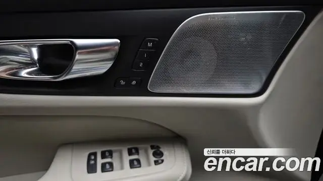 Volvo S60 2021 — ფოტო 28/31