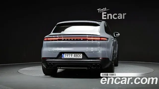 Porsche Cayenne 2024 — ფოტო 9/38