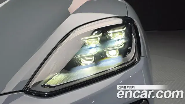 Porsche Cayenne 2024 — ფოტო 23/38