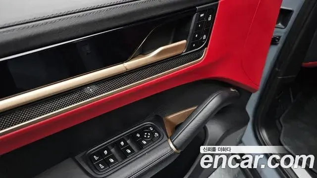 Porsche Cayenne 2024 — ფოტო 19/38