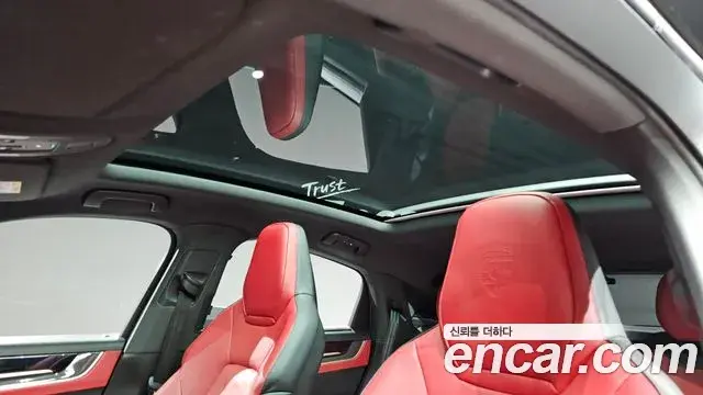Porsche Cayenne 2024 — ფოტო 28/38