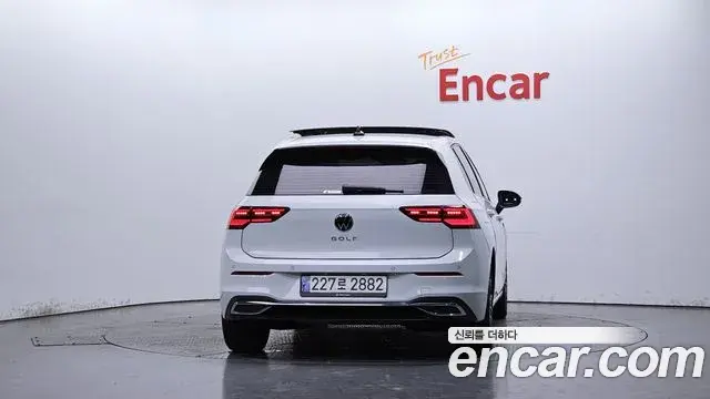 Volkswagen Golf 2023 — ფოტო 30/30