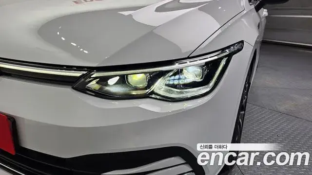 Volkswagen Golf 2023 — ფოტო 19/30