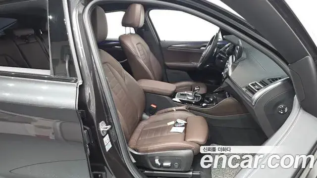 BMW X4 2023 — ფოტო 26/31