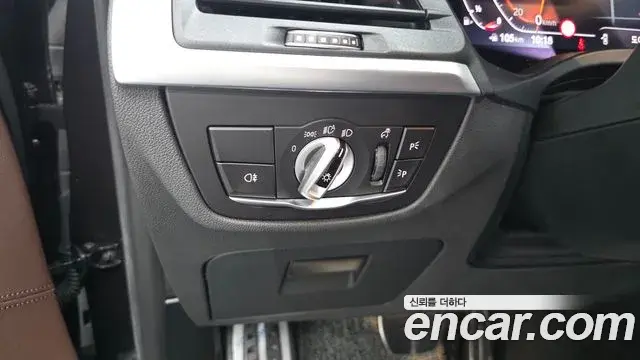 BMW X4 2023 — ფოტო 23/31