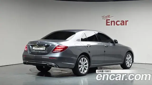 Mercedes-Benz E-Class 2020 — Фото 2/20