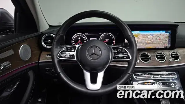 Mercedes-Benz E-Class 2020 — Фото 12/20