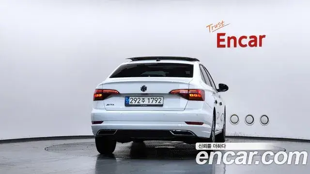Volkswagen Jetta 2021 — ფოტო 6/32