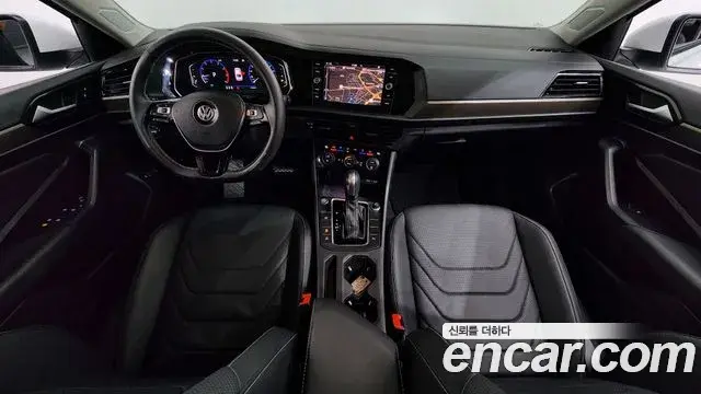 Volkswagen Jetta 2021 — ფოტო 1/32