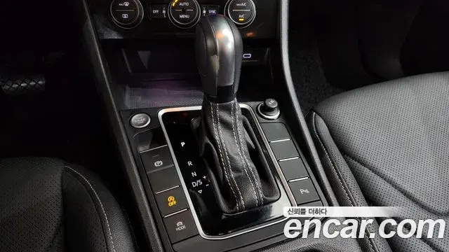 Volkswagen Jetta 2021 — ფოტო 21/32