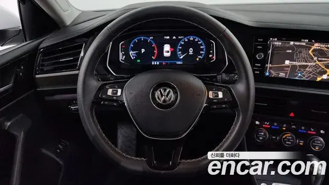 Volkswagen Jetta 2021 — ფოტო 8/32