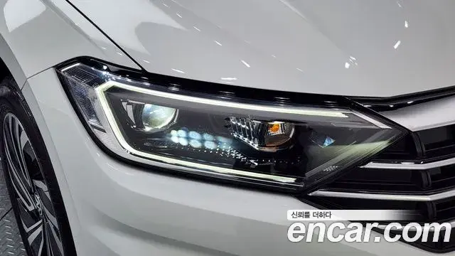 Volkswagen Jetta 2021 — ფოტო 5/32